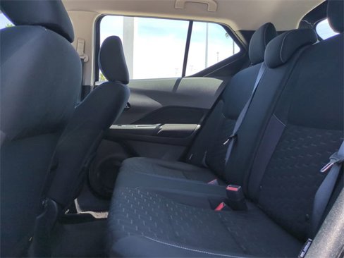 Used 2021 Nissan Kicks S image 14