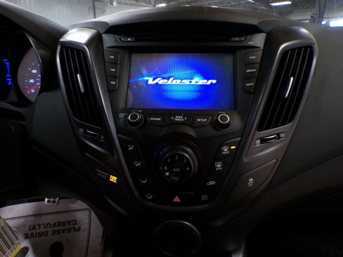 Used 2015 Hyundai Veloster Turbo R-Spec image 16
