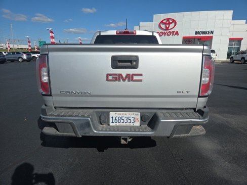Used 2015 GMC Canyon SLT image 3