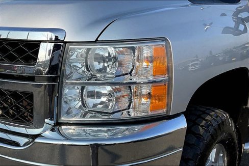 Used 2011 Chevrolet Silverado 2500 LT w/ Interior Plus Package image 8