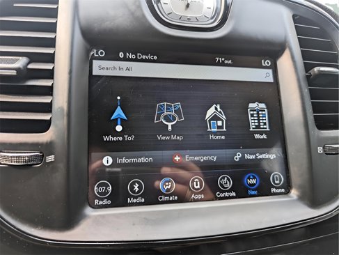 Used 2018 Chrysler 300 S w/ 300S Premium Group image 18