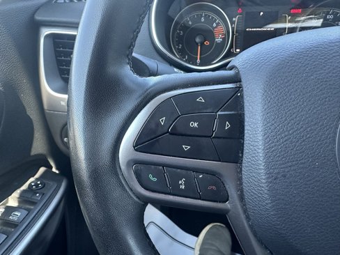 Used 2020 Jeep Cherokee Latitude Plus image 11