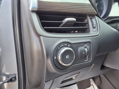 Used 2020 Buick Envision Essence image 19