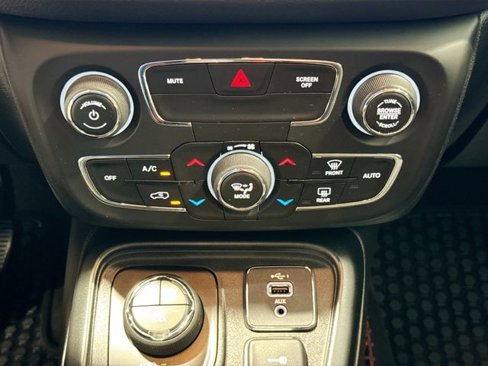 Used 2020 Jeep Compass Trailhawk image 15