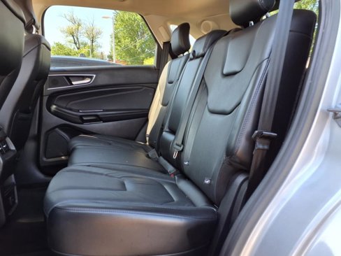 Used 2018 Ford Edge Titanium image 24