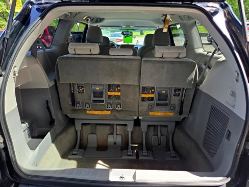 Used 2014 Toyota Sienna LE image 14