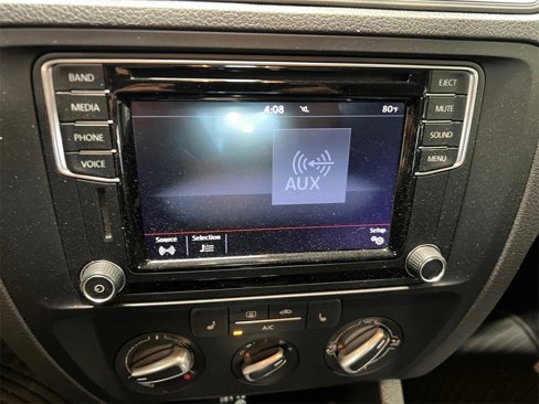 Used 2017 Volkswagen Jetta SE image 29