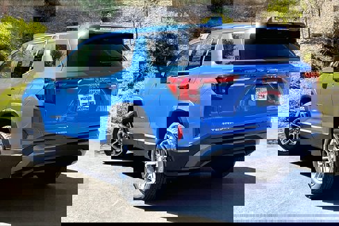 New 2025 GMC Terrain Elevation w/ Technology Package II image 2