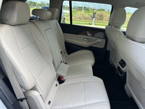 Used 2021 Mercedes-Benz GLS 450 4MATIC image 8