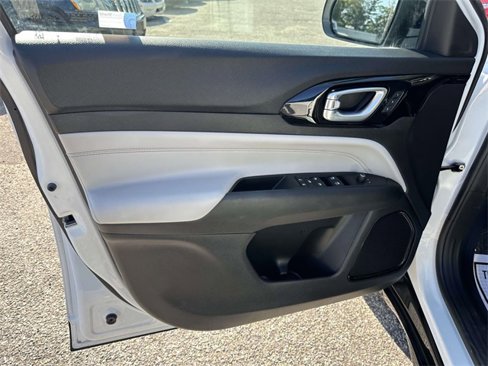 Used 2022 Jeep Compass Limited w/ Elite Group image 12