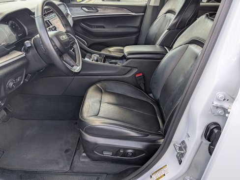 Used 2021 Jeep Grand Cherokee L Limited image 14