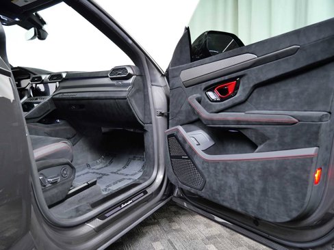 Used 2023 Lamborghini Urus Performante image 13