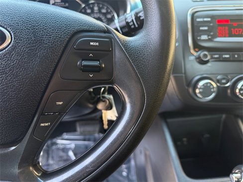Used 2017 Kia Forte LX image 22