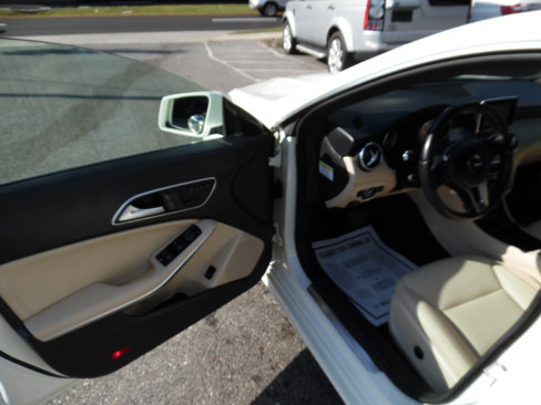Used 2014 Mercedes-Benz CLA 250 image 9