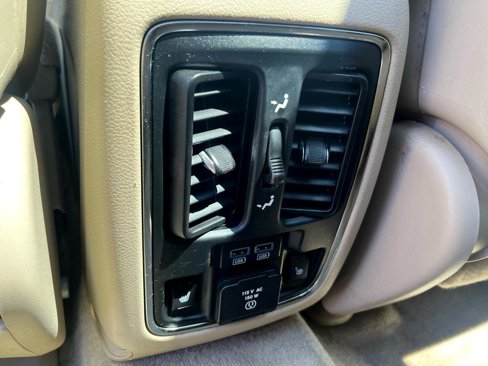 Used 2015 Jeep Grand Cherokee Overland image 12