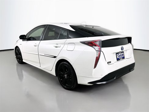 Used 2017 Toyota Prius Four Touring image 5