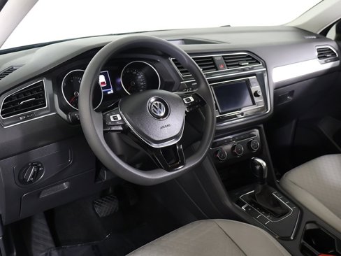 Used 2020 Volkswagen Tiguan S image 24