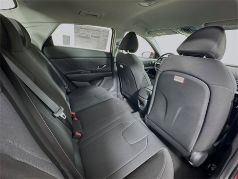 New 2025 Hyundai Elantra SE image 13