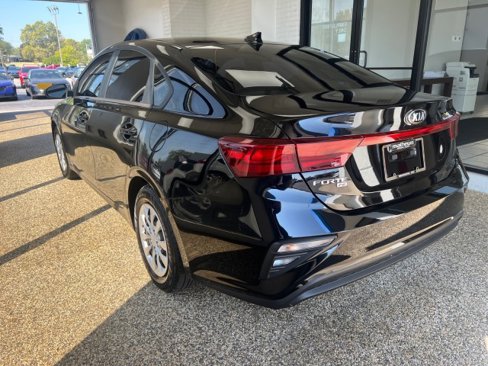 Used 2021 Kia Forte LX image 4