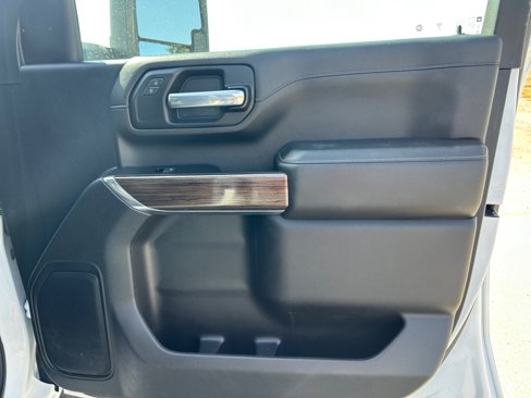 Used 2023 Chevrolet Silverado 2500 LT w/ Convenience Package image 12