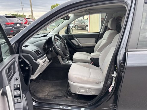 Used 2015 Subaru Forester 2.5i Premium w/ All-Weather Package image 10