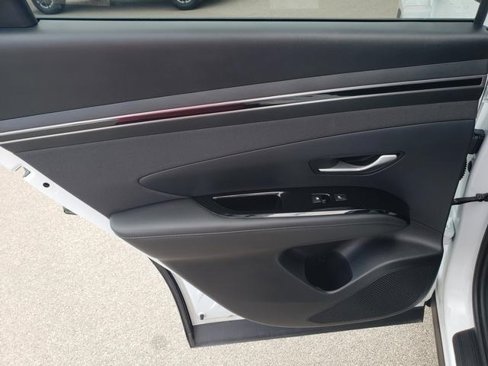 Used 2022 Hyundai Tucson Limited image 12