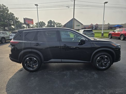 Used 2025 Nissan Rogue SV image 4
