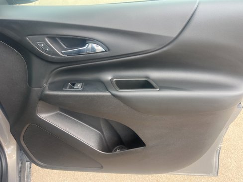 Used 2018 Chevrolet Equinox LT image 47