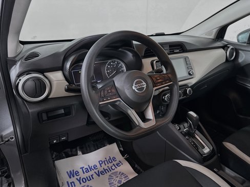 Used 2021 Nissan Versa SV image 9