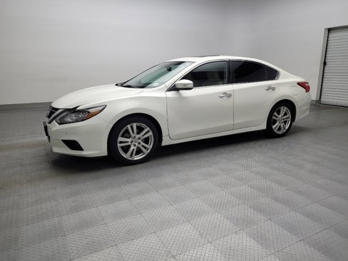 Used 2017 Nissan Altima 3.5 SL w/ 3.5SL Technology Package image 2