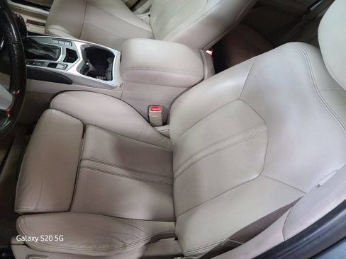Used 2012 Cadillac SRX Luxury image 25