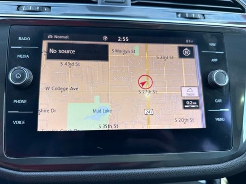 Used 2020 Volkswagen Tiguan SEL image 25