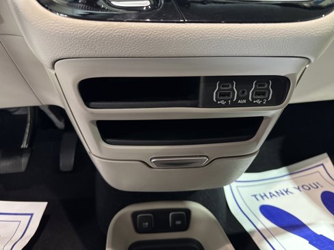 Used 2021 Chrysler Pacifica Touring w/ Cold Weather Group image 25