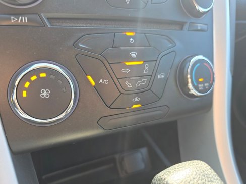 Used 2015 Ford Fusion SE w/ Equipment Group 201A image 33