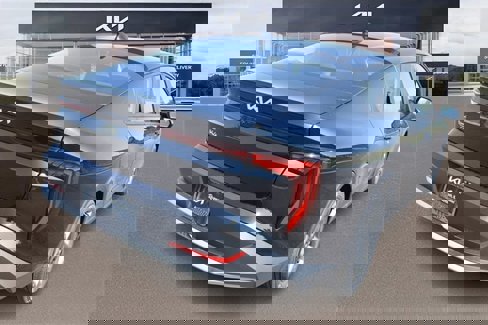 New 2025 Kia K4 LXS image 3