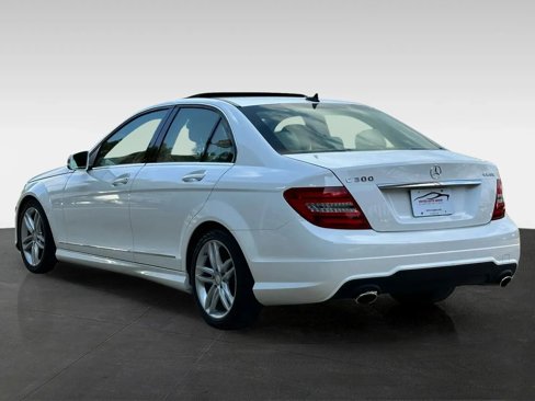 Used 2013 Mercedes-Benz C 300 4MATIC Sedan w/ Premium 1 Pkg image 5