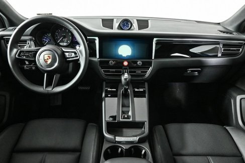 Certified 2025 Porsche Macan image 21