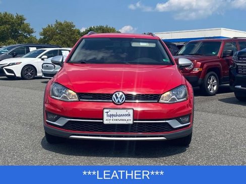 Used 2017 Volkswagen Golf Alltrack S image 2
