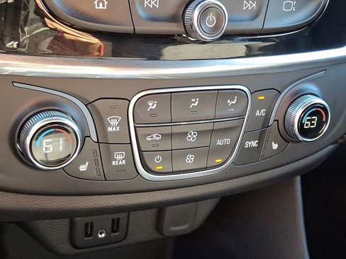 Certified 2023 Chevrolet Traverse LT image 16