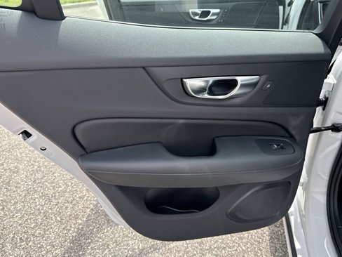 Certified 2024 Volvo S60 B5 Core image 38