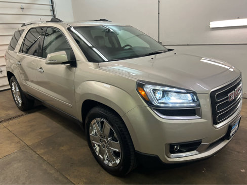 Used 2017 GMC Acadia Limited SLT image 1