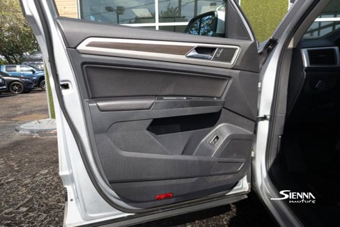 Used 2019 Volkswagen Atlas SE w/ Panoramic Sunroof Package image 14