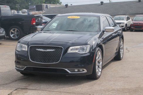Used 2017 Chrysler 300 C Platinum image 3