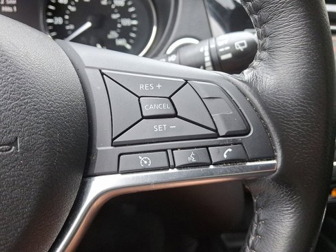 Used 2019 Nissan Rogue SV image 22