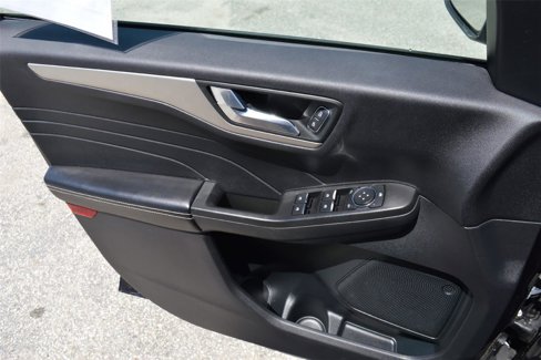 Used 2021 Ford Escape SE image 14
