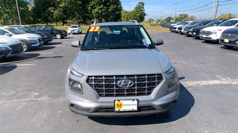 Used 2023 Hyundai Venue SEL image 8