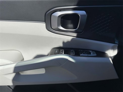 New 2025 Kia Sorento S image 7