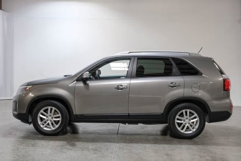 Used 2015 Kia Sorento LX image 14