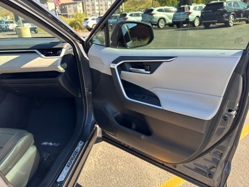 Used 2019 Toyota RAV4 XLE image 48