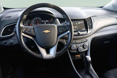 Used 2019 Chevrolet Trax LT w/ LT Convenience Package image 9